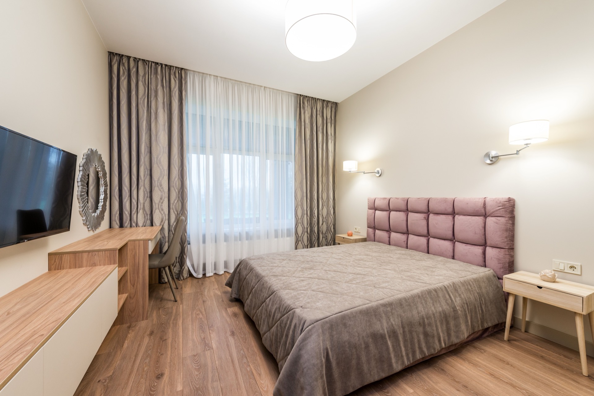 Rodinný apartmán s pracovným kútom